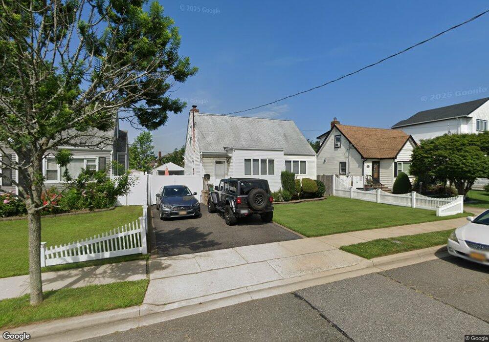 252 Roosevelt Ave, Freeport, NY 11520 - photo 1