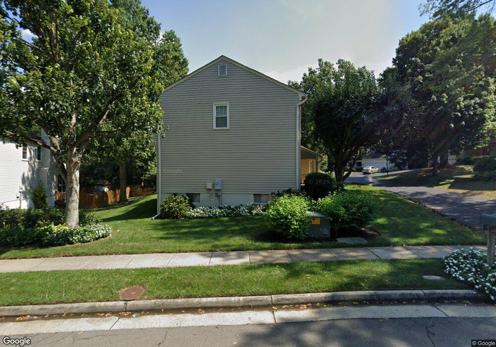 8821 Shadowlake Way, Springfield, VA 22153 - photo 1