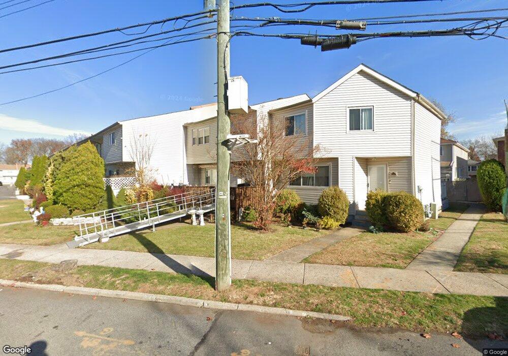 545 Willow Rd E unit 1, Staten Island, NY 10314 - photo 1