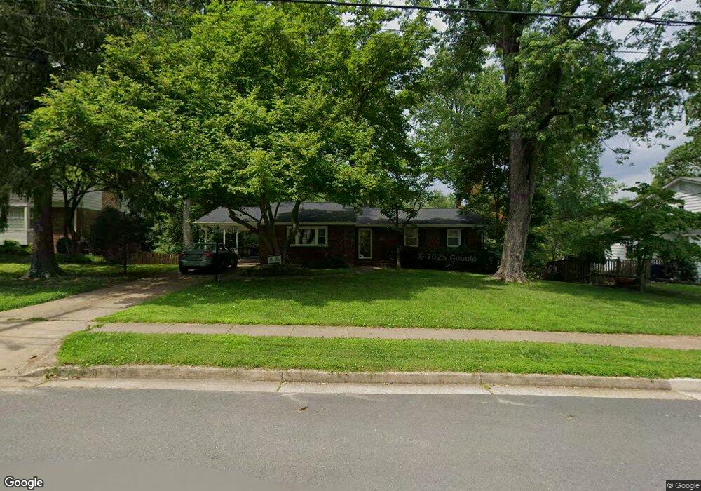 3219 Prince William Dr, Fairfax, VA 22031 - photo 1