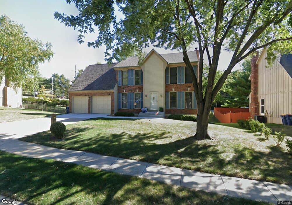 7105 Summit St, Shawnee, KS 66216 - photo 1