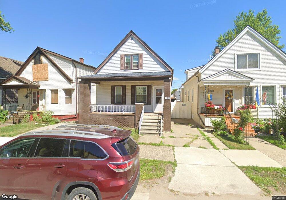 2289 Edwin St, HamtraMcK, MI 48212 - photo 1