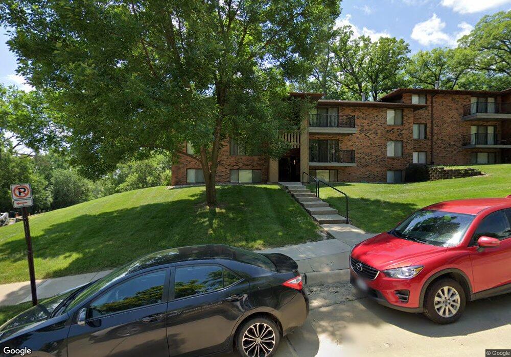 1919 Linmar Dr NE unit 17, Cedar Rapids, IA 52402 - photo 1