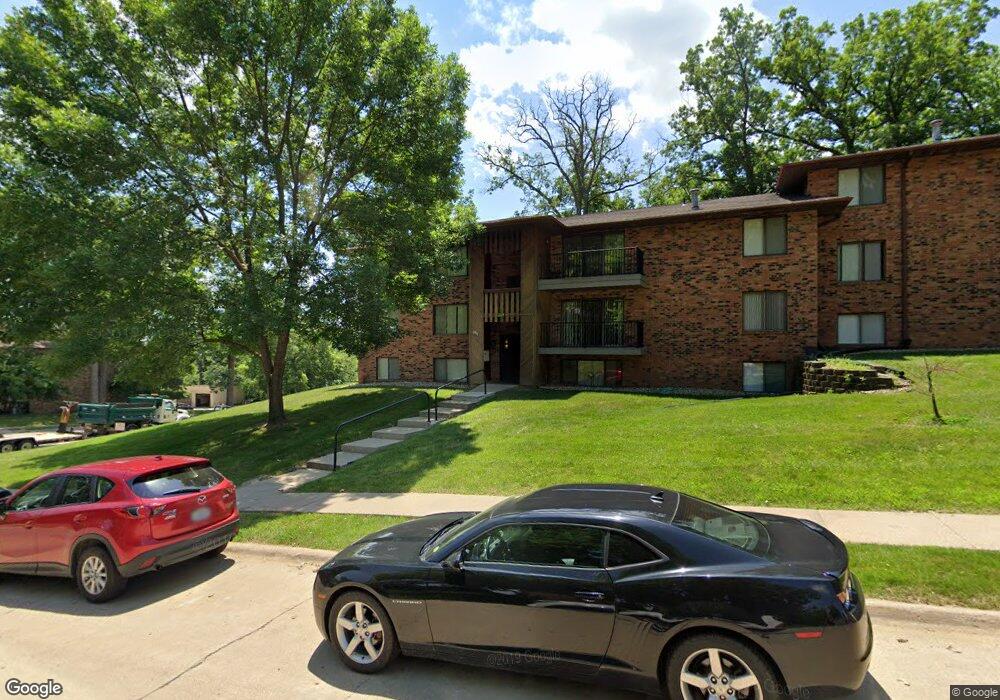 1911 Linmar Dr NE unit 11, Cedar Rapids, IA 52402 - photo 1