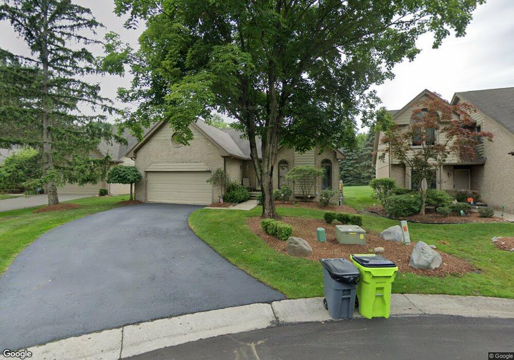 6701 Oyster Cove, West Bloomfield, MI 48323 - photo 1