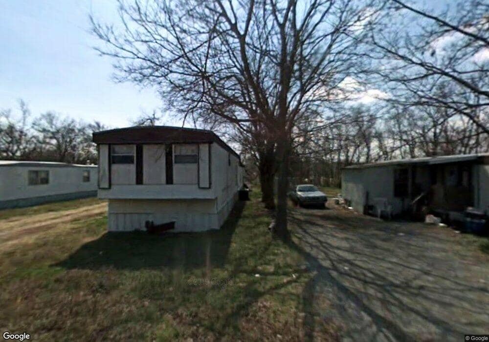 206 Owens Ave, Locust Grove, OK 74352 - photo 1