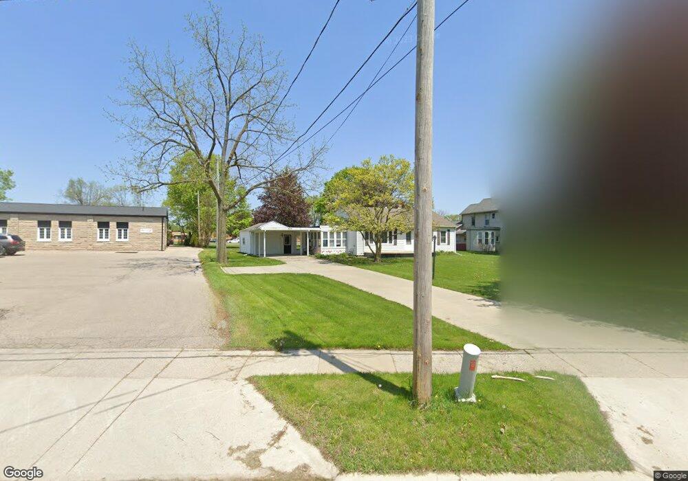 546 W Maple Ave, Adrian, MI 49221 - photo 1