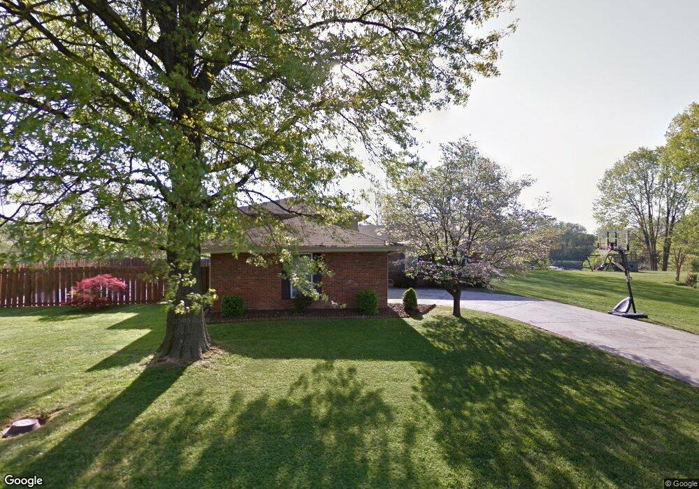 1418 E Calumet Dr, Worthington, KY 41183 - photo 1