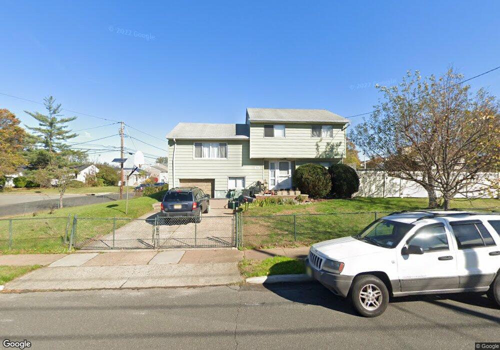 34 Swarthmore Dr, Carteret, NJ 07008 - photo 1