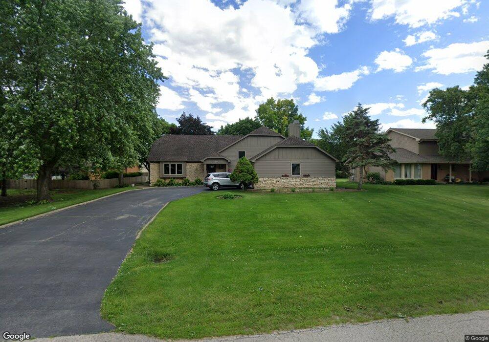 29W043 Shell Lake Dr, Naperville, IL 60564 - photo 1
