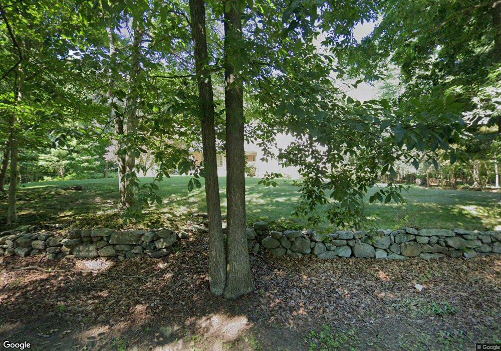 608 Cheese Spring Rd, New Canaan, CT 06840 - photo 1