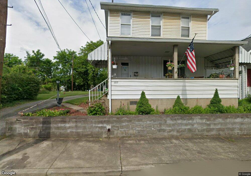 223 Main St, New Kensington, PA 15068 - photo 1