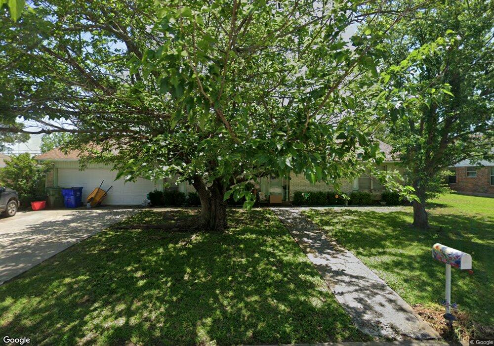 307 Texoma Dr, Whitesboro, TX 76273 - photo 1