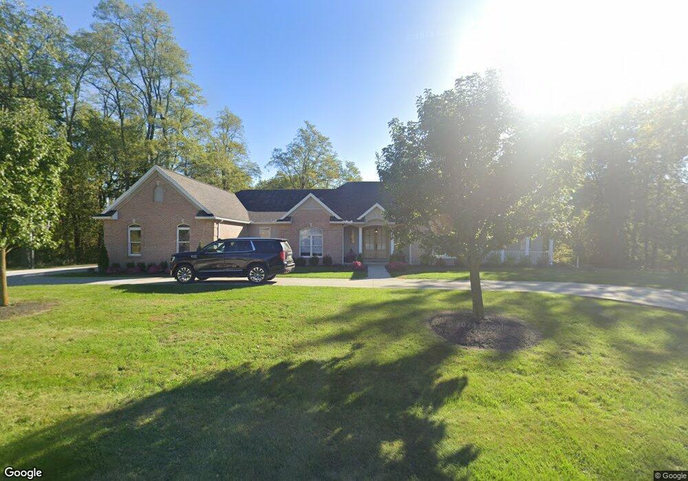 2527 Breezewood Ln, Lima, OH 45805 - photo 1