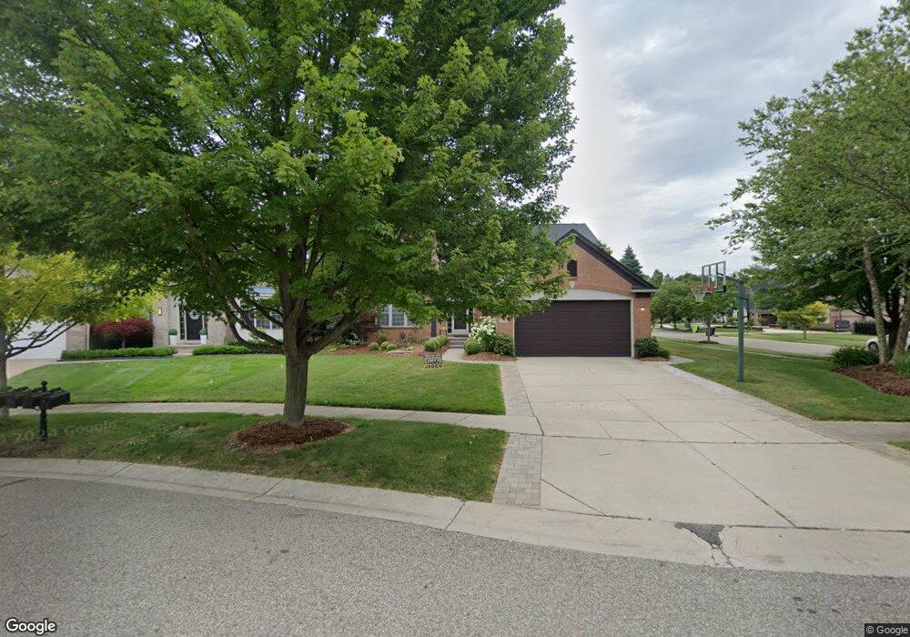 7577 Windgate Cir, West Bloomfield, MI 48323 - photo 1