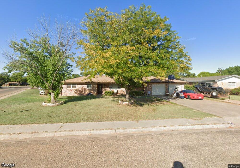 410 Mills Ave, Dumas, TX 79029 - photo 1