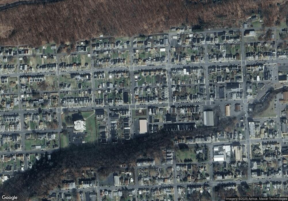 1139 W Arch St, Coal Township, PA 17866 - photo 1