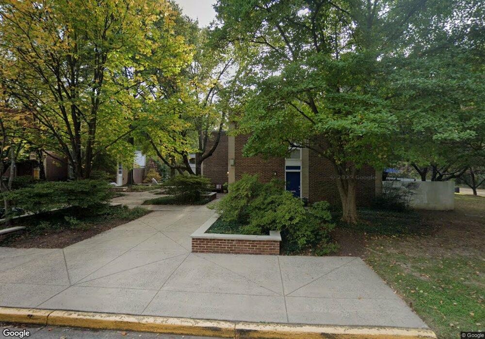 11525 Maple Ridge Rd, Reston, VA 20190 - photo 1