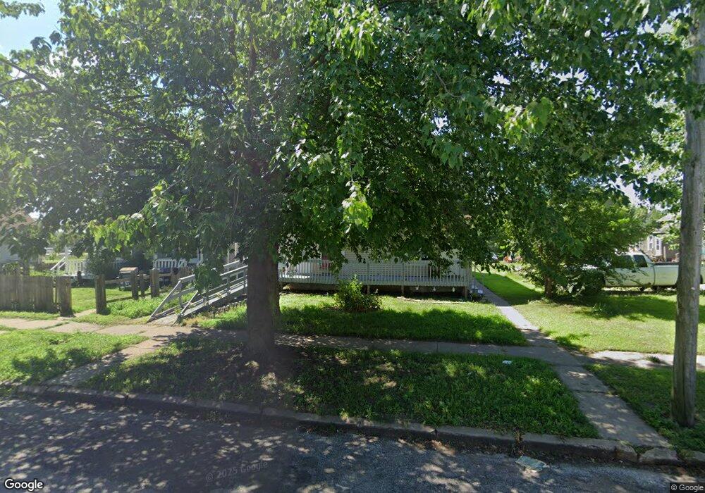 1827 W 1st St, Davenport, IA 52802 - photo 1