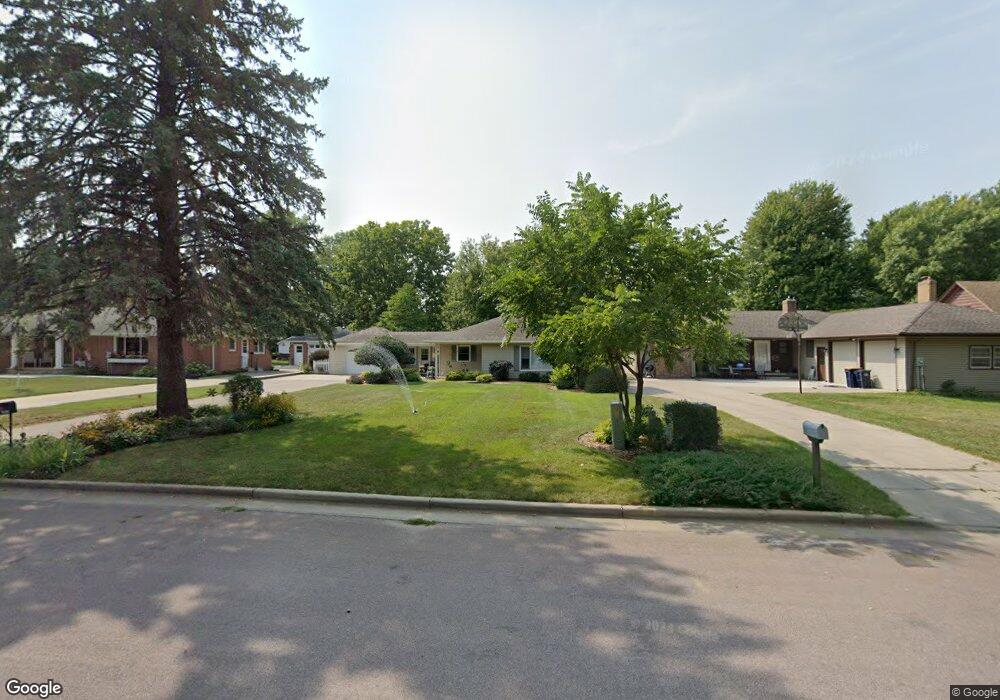 314 S Highland Ave, New Ulm, MN 56073 - photo 1