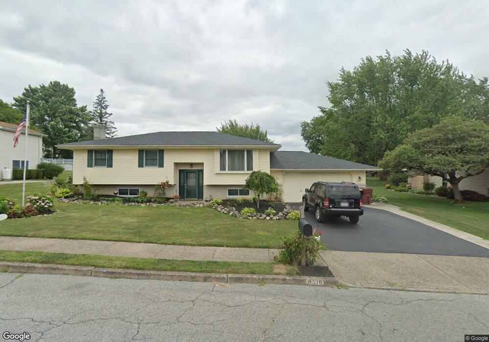 4516 Nile Dr, Whitehall, PA 18052 - photo 1