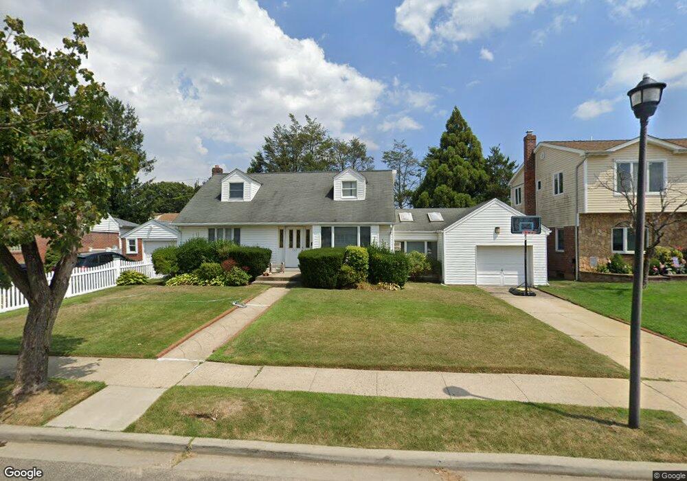 597 Martin Rd, Franklin Square, NY 11010 - photo 1