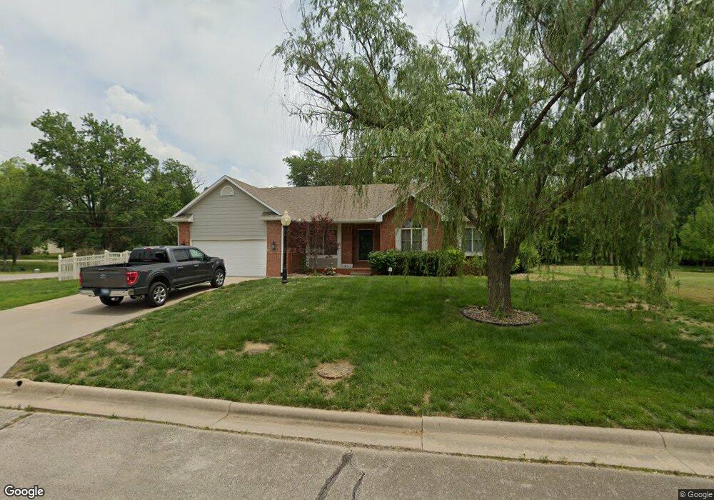 719 Deer Trail St, Parsons, KS 67357 - photo 1