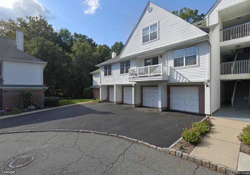 8-1 Vernon Ct, Waldwick, NJ 07463 - photo 1