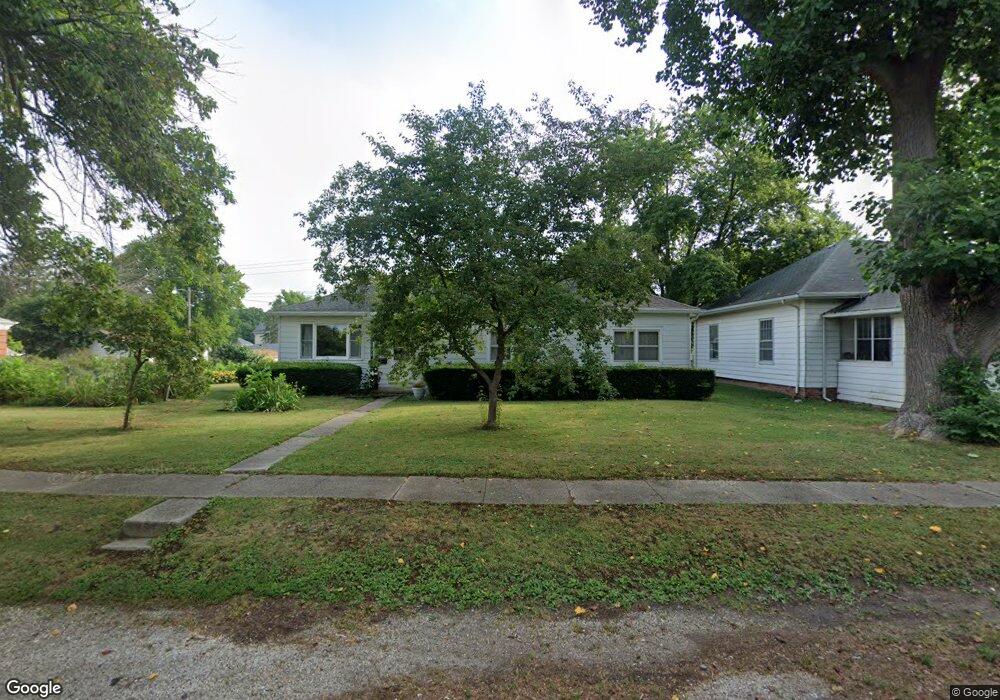 221 E Springfield St, Virginia, IL 62691 - photo 1