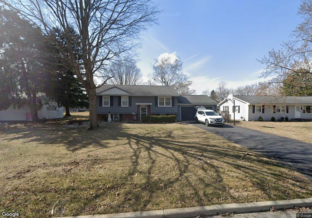 1912 Westview Dr, Findlay, OH 45840 - photo 1