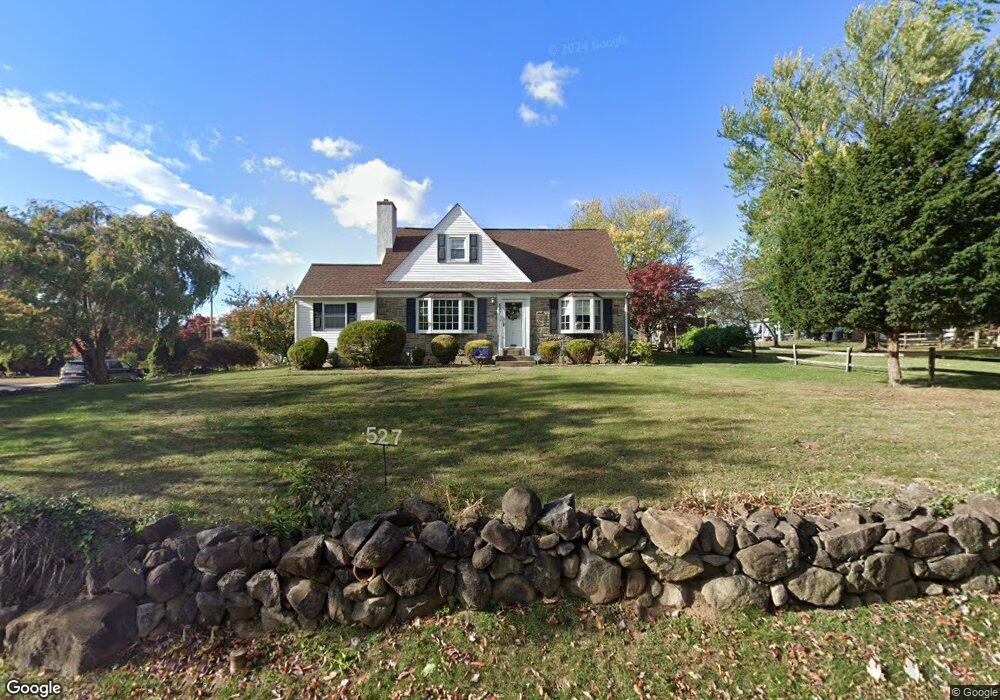 527 W Wayne Ave, Wayne, PA 19087 - photo 1