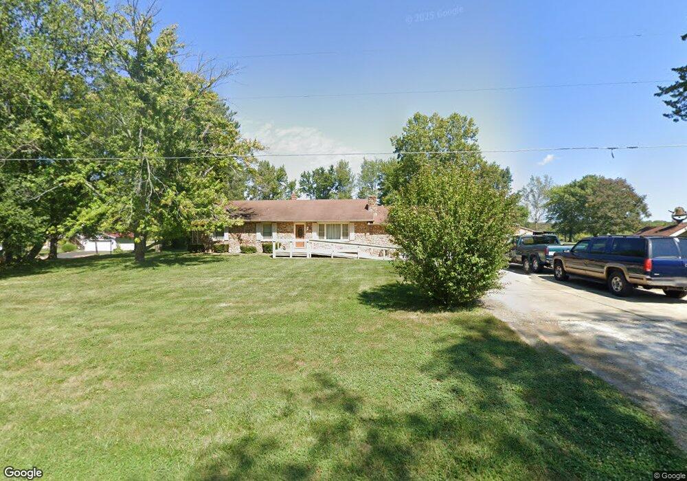 8020 W Deaver Rd, Columbus, IN 47201 - photo 1