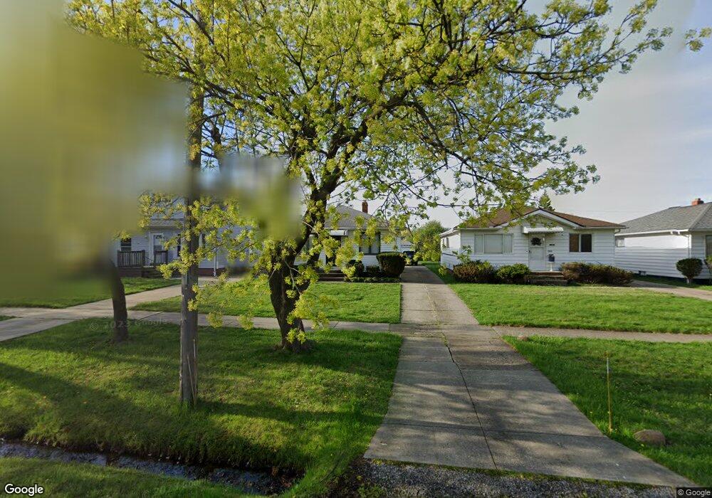 19000 Mccracken Rd, Maple Heights, OH 44137 - photo 1