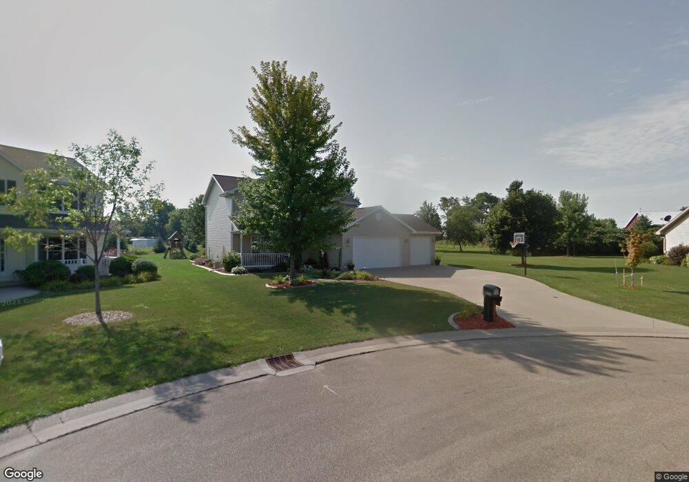 W5827 Blue Bonnet Dr, Appleton, WI 54915 - photo 1