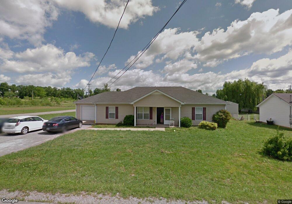 208 Cottonwood Dr, Shelbyville, TN 37160 - photo 1