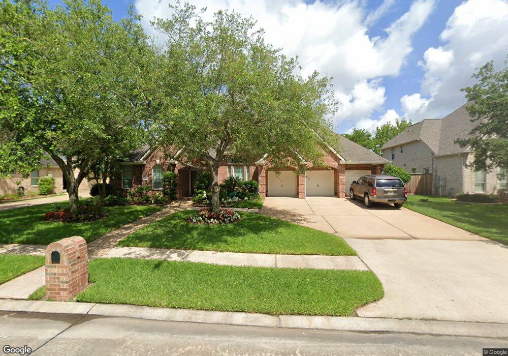320 Overlook Dr, Friendswood, TX 77546 - photo 1