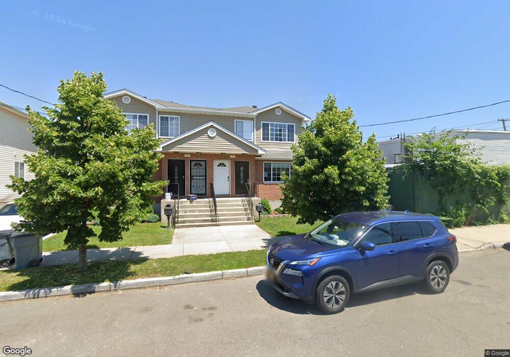 11 W 20th Rd unit 1st fl, Broad Channel, NY 11693 - photo 1