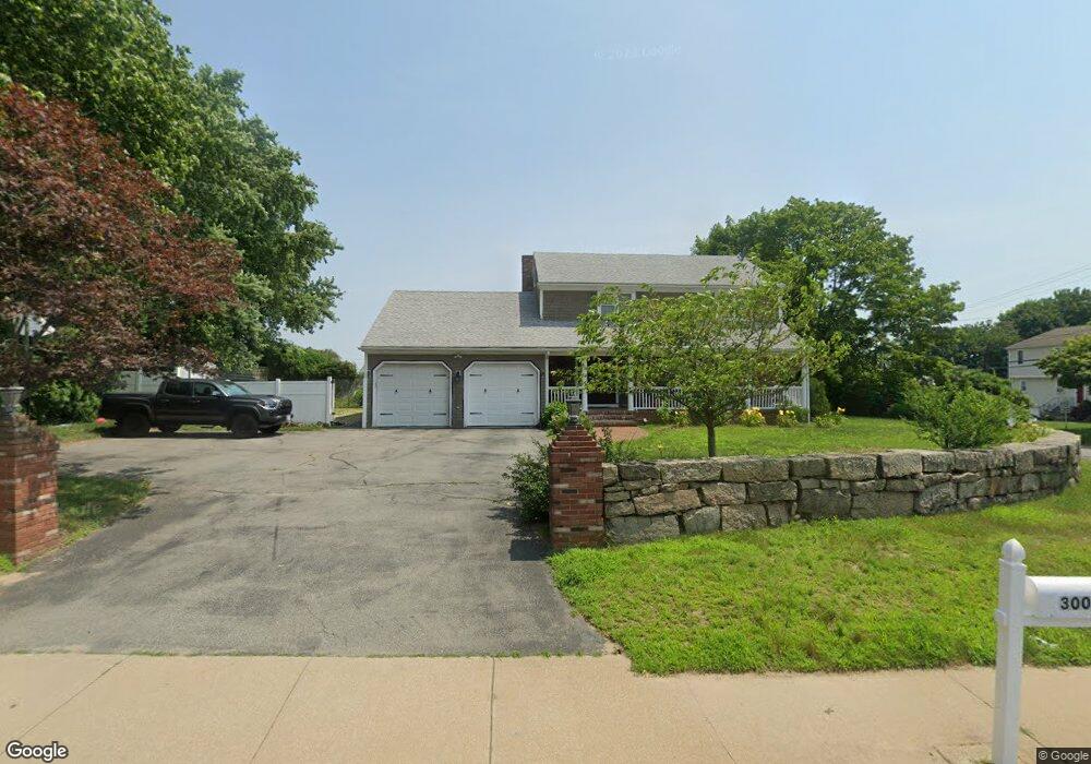 300 Slocum Rd, North Dartmouth, MA 02747 - photo 1