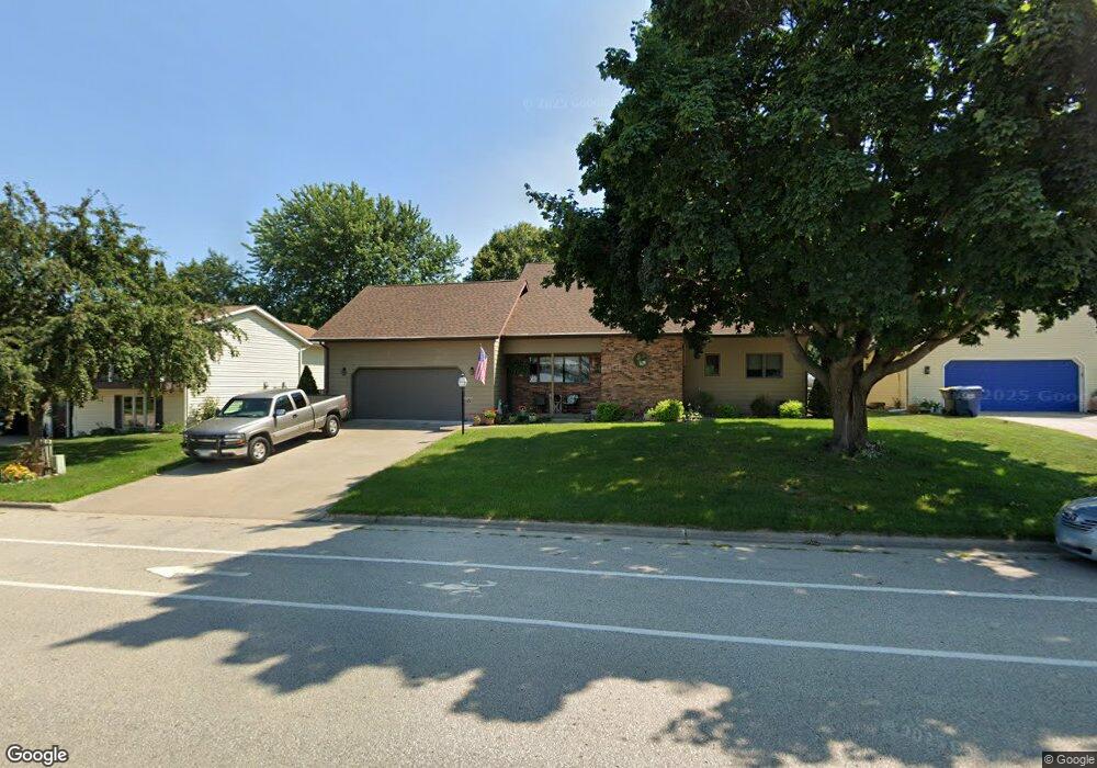 809 S 14th St, La Crescent, MN 55947 - photo 1