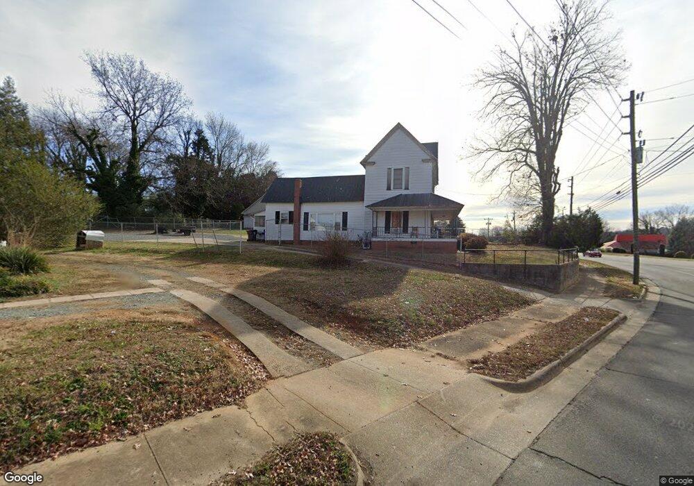 712 Greensboro Ave, Siler City, NC 27344 - photo 1