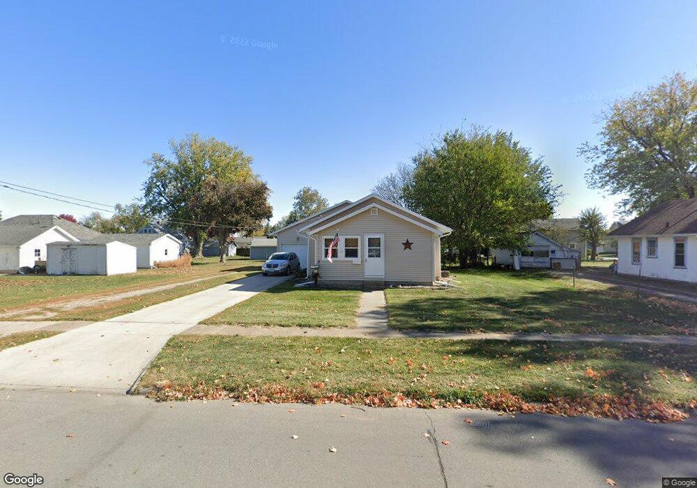 514 E 10th St S, Newton, IA 50208 - photo 1