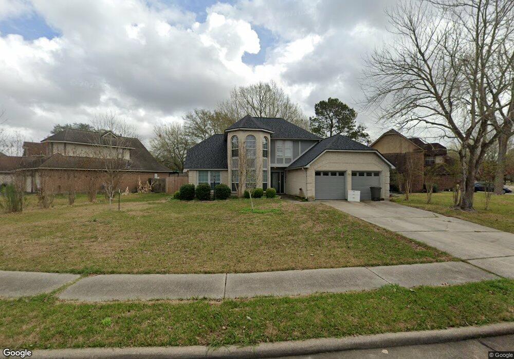 719 Regency Ct, Friendswood, TX 77546 - photo 1