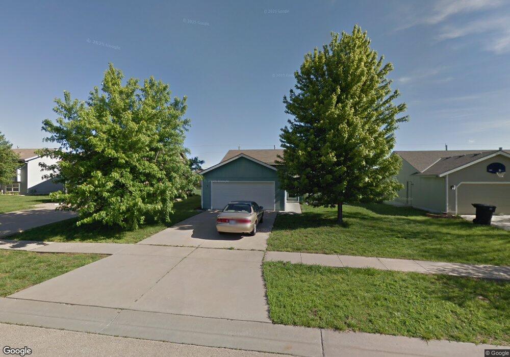 7218 SW 24th St, Topeka, KS 66614 - photo 1