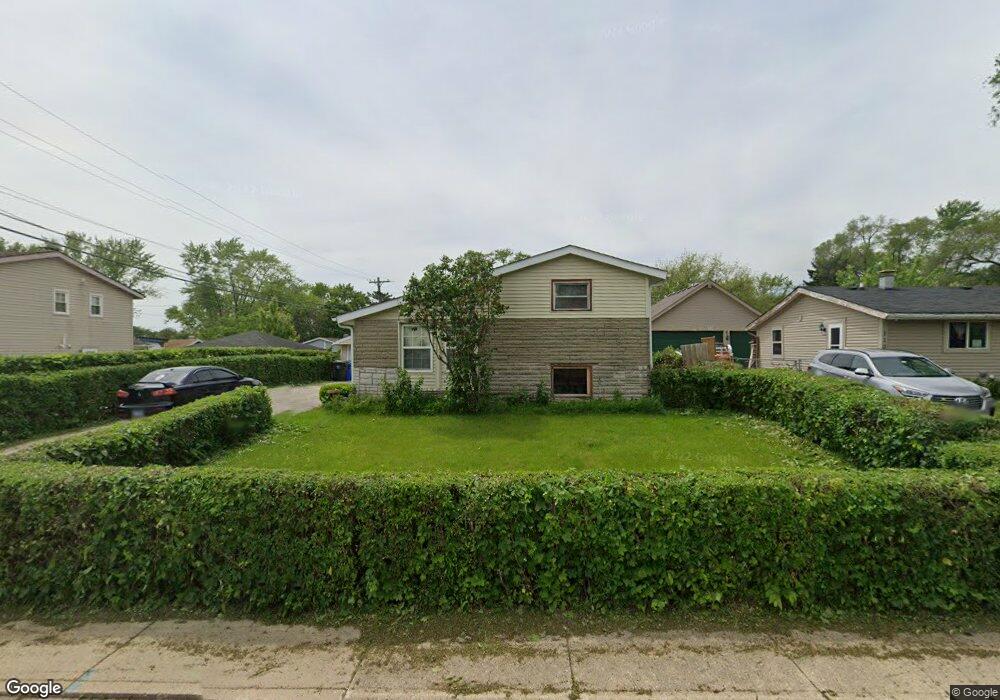 1104 Denver Dr, Carpentersville, IL 60110 - photo 1