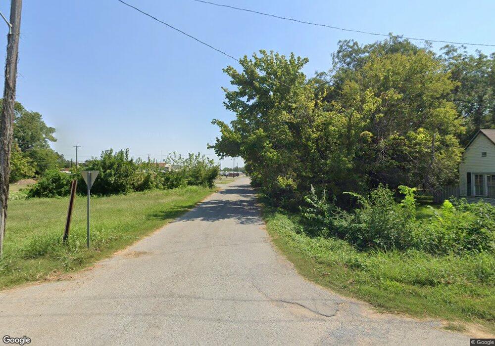 701 W Shepherd St, Denison, TX 75020 - photo 1