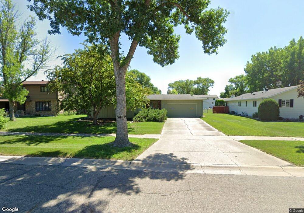 2825 Evergreen Rd N, Fargo, ND 58102 - photo 1