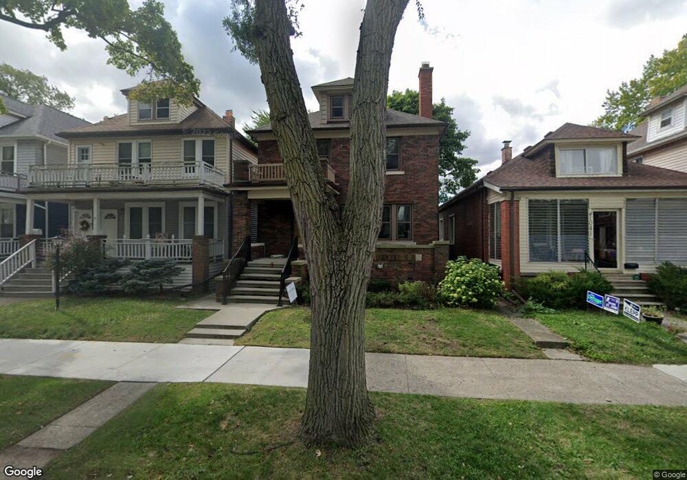 1039 Wayburn St, Grosse Pointe, MI 48230 - photo 1