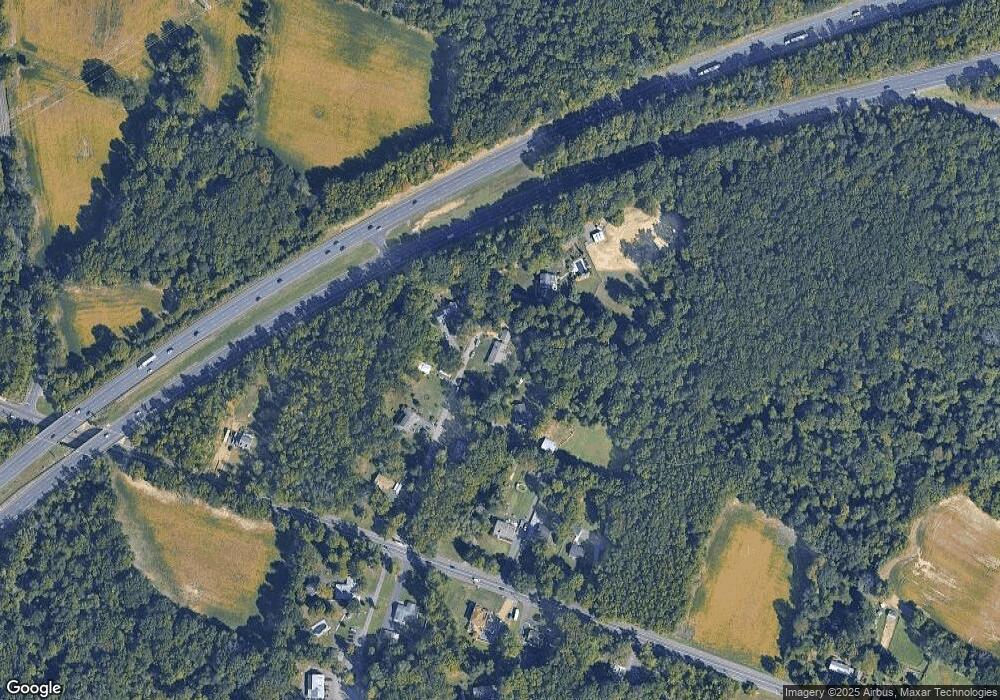 8 Hunter Dr, Burlington, NJ 08016 - photo 1