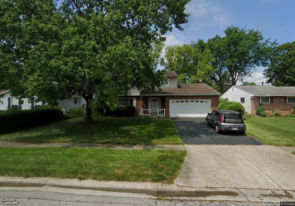 4915 Larwell Dr, Columbus, OH 43220 - photo 1
