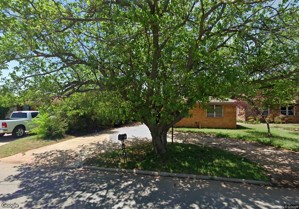 911 Devonwood Ave, Duncan, OK 73533 - photo 1